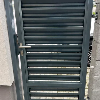 Lamelová vstupná moderná Lamelová vstupná moderná