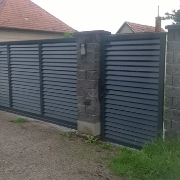 Posuvné brány s lamelovou výplňou Posuvné brány s lamelovou výplňou