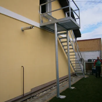 S39 Schodisko exteriér