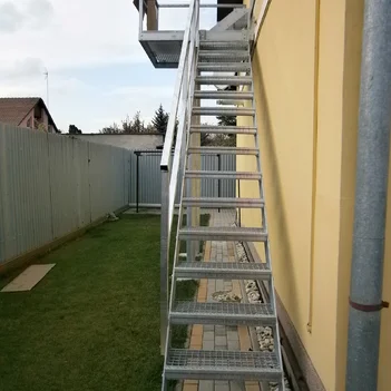 S40 Schodisko exteriér